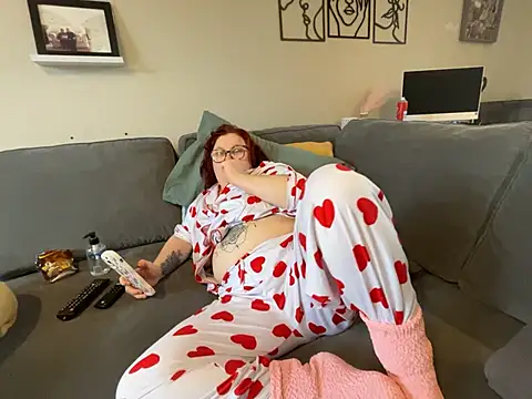 Snapshot of Tallulah-mae-xoxox chatting on 02/03/25, 11:20 Tallulah-mae-xoxox online show from 02/03/25, 11:20