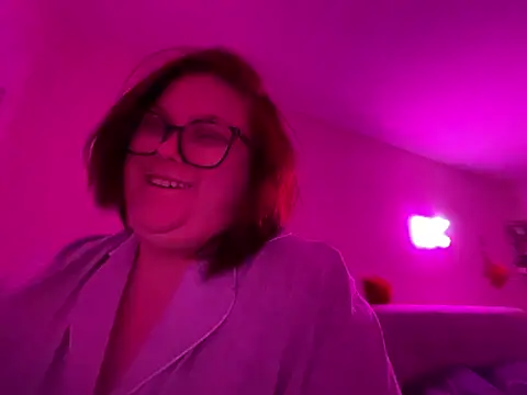 Snapshot of Tallulah-mae-xoxox chatting on 02/04/25, 10:02 Tallulah-mae-xoxox online show from 02/04/25, 10:02