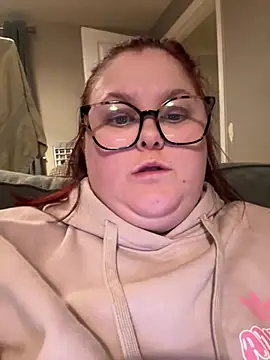 Snapshot of Tallulah-mae-xoxox chatting on 02/21/25, 06:26 Tallulah-mae-xoxox online show from 02/21/25, 06:26