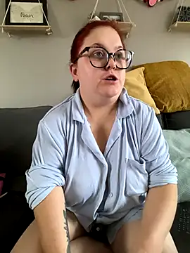 Snapshot of Tallulah-mae-xoxox chatting on 09/13/25, 08:03 Tallulah-mae-xoxox online show from 09/13/25, 08:03
