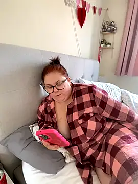 Snapshot of Tallulah-mae-xoxox chatting on 09/24/25, 12:19 Tallulah-mae-xoxox online show from 09/24/25, 12:19