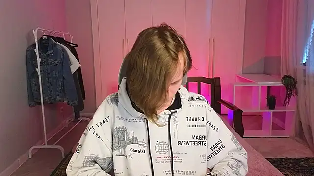 nikompell online show from 03/18/25, 03:09