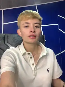 Snapshot of nico_18x chatting on 02/06/25, 02:55 nico 18x online show from 02/06/25, 02:55