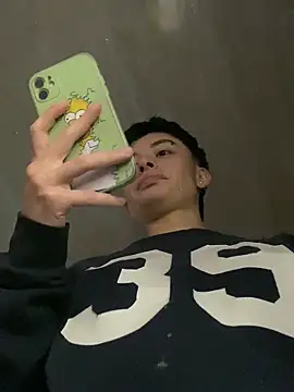 Snapshot of nico_18x chatting on 03/08/25, 12:22 nico 18x online show from 03/08/25, 12:22
