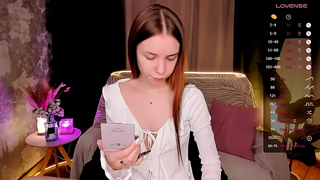 Snapshot of MilliBrown_ chatting on 10/13/25, 07:19 MilliBrown online show from 10/13/25, 07:19