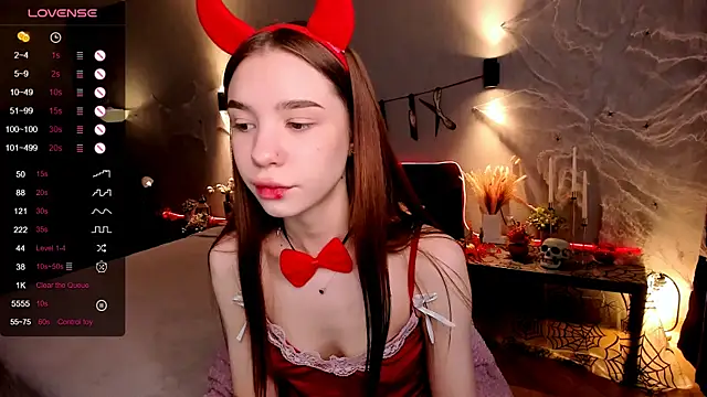 Snapshot of MilliBrown_ chatting on 10/24/25, 08:22 MilliBrown online show from 10/24/25, 08:22