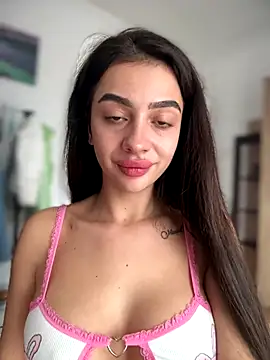 LaraVegas  online show from 11/03/25, 08:15