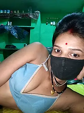 Snapshot of Hoty_girl_143 chatting on 10/17/25, 02:15 Hoty girl 143 online show from 10/17/25, 02:15