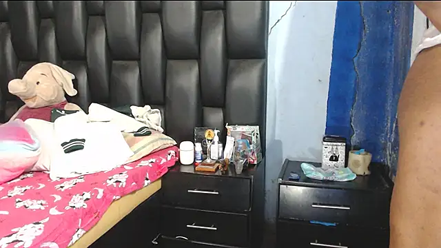 Snapshot of Kam54_ chatting on 12/05/24, 01:49 Kam54 online show from 12/05/24, 01:49