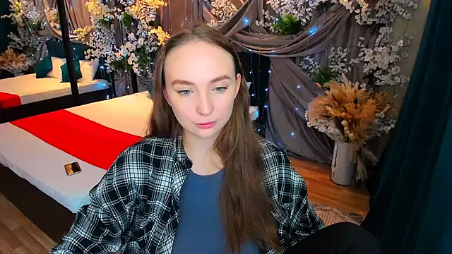 Snapshot of TrueReincarnation chatting on 02/05/25, 04:14 TrueReincarnation online show from 02/05/25, 04:14