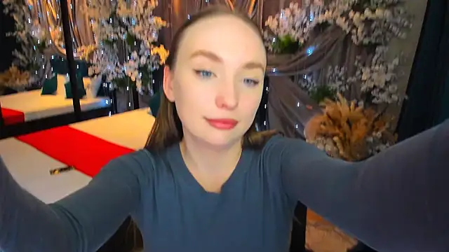 Snapshot of TrueReincarnation chatting on 02/10/25, 06:13 TrueReincarnation online show from 02/10/25, 06:13