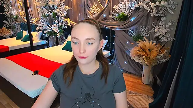 Snapshot of TrueReincarnation chatting on 02/12/25, 12:05 TrueReincarnation online show from 02/12/25, 12:05