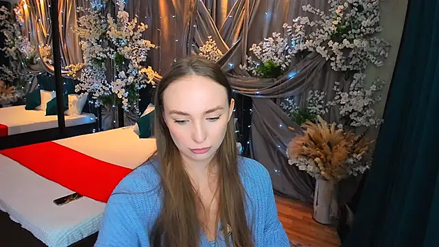 Snapshot of TrueReincarnation chatting on 02/13/25, 04:07 TrueReincarnation online show from 02/13/25, 04:07