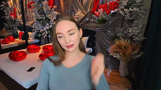 Snapshot of TrueReincarnation chatting on 02/18/25, 04:16 TrueReincarnation online show from 02/18/25, 04:16