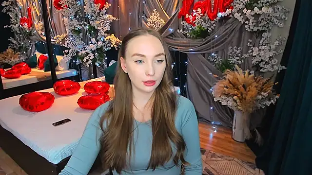 Snapshot of TrueReincarnation chatting on 02/18/25, 07:19 TrueReincarnation online show from 02/18/25, 07:19