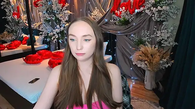 Snapshot of TrueReincarnation chatting on 02/19/25, 07:27 TrueReincarnation online show from 02/19/25, 07:27