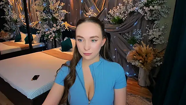 Snapshot of TrueReincarnation chatting on 02/25/25, 10:18 TrueReincarnation online show from 02/25/25, 10:18