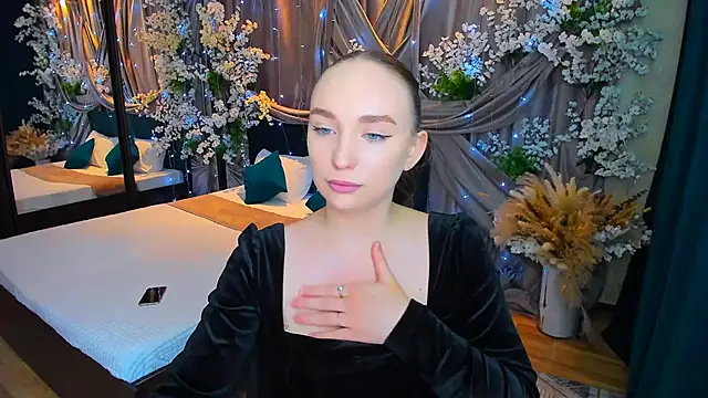 Snapshot of TrueReincarnation chatting on 02/28/25, 04:42 TrueReincarnation online show from 02/28/25, 04:42