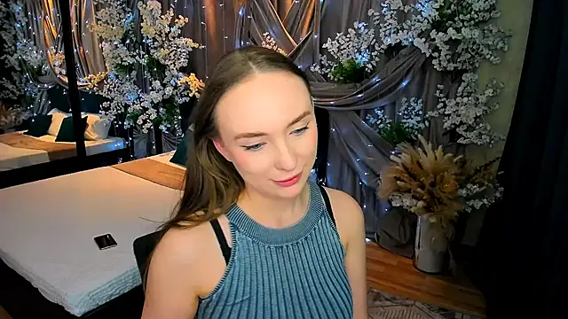 Snapshot of TrueReincarnation chatting on 03/07/25, 10:43 TrueReincarnation online show from 03/07/25, 10:43