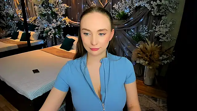 Snapshot of TrueReincarnation chatting on 03/09/25, 04:33 TrueReincarnation online show from 03/09/25, 04:33