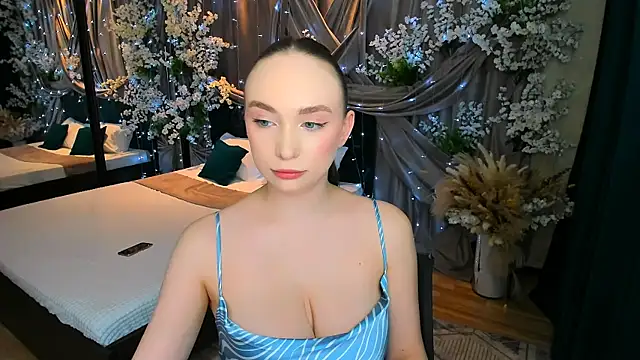 Snapshot of TrueReincarnation chatting on 03/12/25, 07:06 TrueReincarnation online show from 03/12/25, 07:06