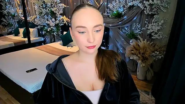 Snapshot of TrueReincarnation chatting on 03/18/25, 04:26 TrueReincarnation online show from 03/18/25, 04:26