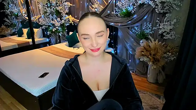 Snapshot of TrueReincarnation chatting on 03/18/25, 07:31 TrueReincarnation online show from 03/18/25, 07:31