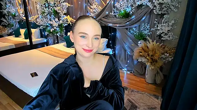 Snapshot of TrueReincarnation chatting on 03/18/25, 10:37 TrueReincarnation online show from 03/18/25, 10:37