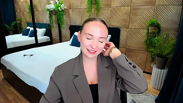 Snapshot of TrueReincarnation chatting on 09/08/25, 04:06 TrueReincarnation online show from 09/08/25, 04:06