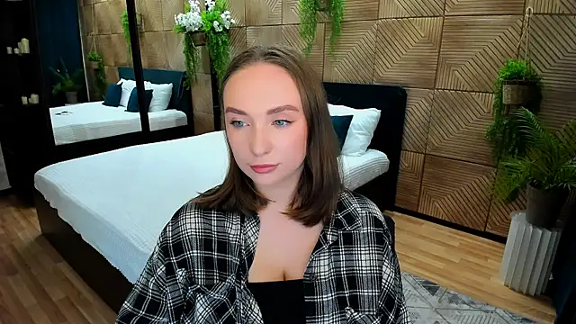 Snapshot of TrueReincarnation chatting on 09/16/25, 04:08 TrueReincarnation online show from 09/16/25, 04:08