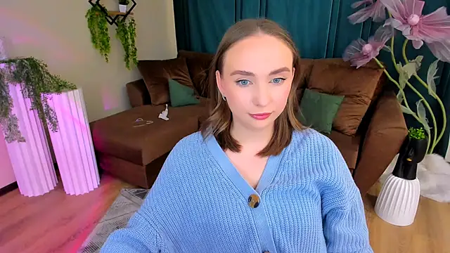 Snapshot of TrueReincarnation chatting on 09/17/25, 07:26 TrueReincarnation online show from 09/17/25, 07:26