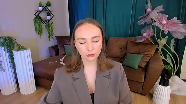 Snapshot of TrueReincarnation chatting on 09/22/25, 04:03 TrueReincarnation online show from 09/22/25, 04:03