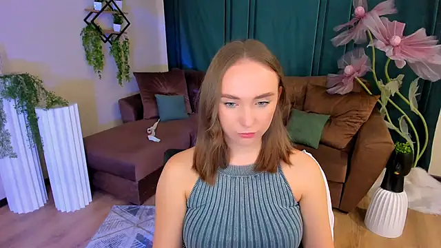 Snapshot of TrueReincarnation chatting on 09/23/25, 04:10 TrueReincarnation online show from 09/23/25, 04:10