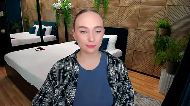 Snapshot of TrueReincarnation chatting on 10/03/25, 10:45 TrueReincarnation online show from 10/03/25, 10:45