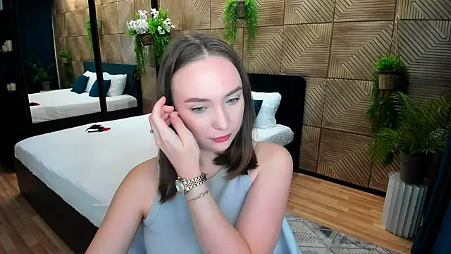 Snapshot of TrueReincarnation chatting on 10/05/25, 10:24 TrueReincarnation online show from 10/05/25, 10:24