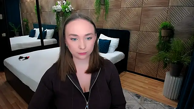 Snapshot of TrueReincarnation chatting on 10/18/25, 10:16 TrueReincarnation online show from 10/18/25, 10:16