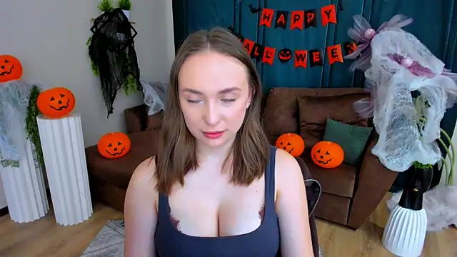 Snapshot of TrueReincarnation chatting on 10/29/25, 04:20 TrueReincarnation online show from 10/29/25, 04:20