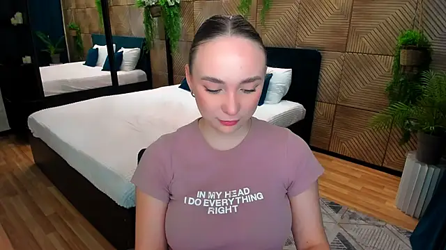 Snapshot of TrueReincarnation chatting on 11/10/25, 04:17 TrueReincarnation online show from 11/10/25, 04:17