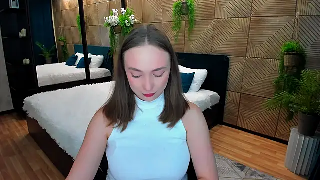 Snapshot of TrueReincarnation chatting on 11/19/25, 04:07 TrueReincarnation online show from 11/19/25, 04:07