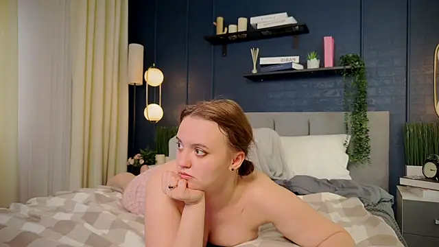 Snapshot of Lella_Ryann_ chatting on 01/19/25, 03:50 Lella Ryann online show from 01/19/25, 03:50
