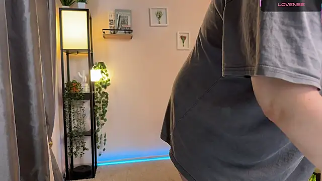 Lella Ryann  online show from 11/14/25, 01:54