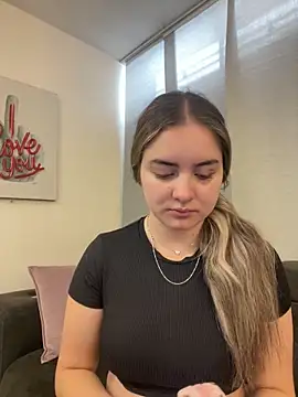 imlindapink online show from 10/06/25, 02:58