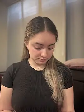 imlindapink online show from 11/11/25, 01:55