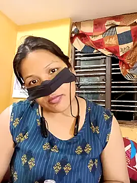 Snapshot of Radhikadavi879 chatting on 02/16/25, 07:38 Radhikadavi879 online show from 02/16/25, 07:38