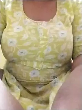 Snapshot of delhi_gril chatting on 12/17/24, 01:49 delhi gril online show from 12/17/24, 01:49