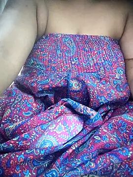 Snapshot of delhi_gril chatting on 10/10/25, 07:35 delhi gril online show from 10/10/25, 07:35