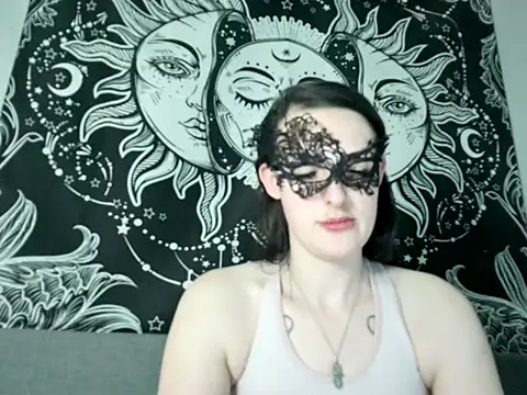 LexiSnowUK online show from 02/05/25, 09:25