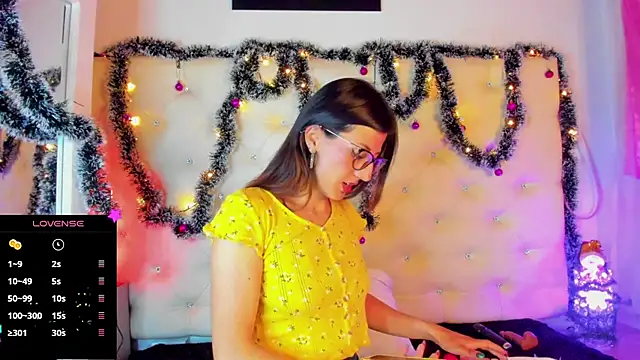  jade white  online show from 12/23/24, 12:30