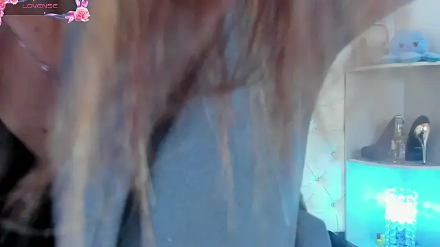  jade white  online show from 03/13/25, 12:35