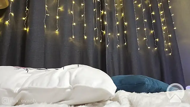 norakisses online show from 02/08/25, 08:21